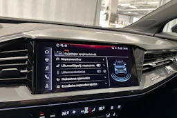 sininen Audi Q4 e-tron 2024 kuva 21.