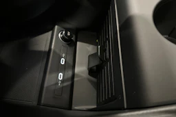 sininen Audi Q4 e-tron 2024 kuva 25.