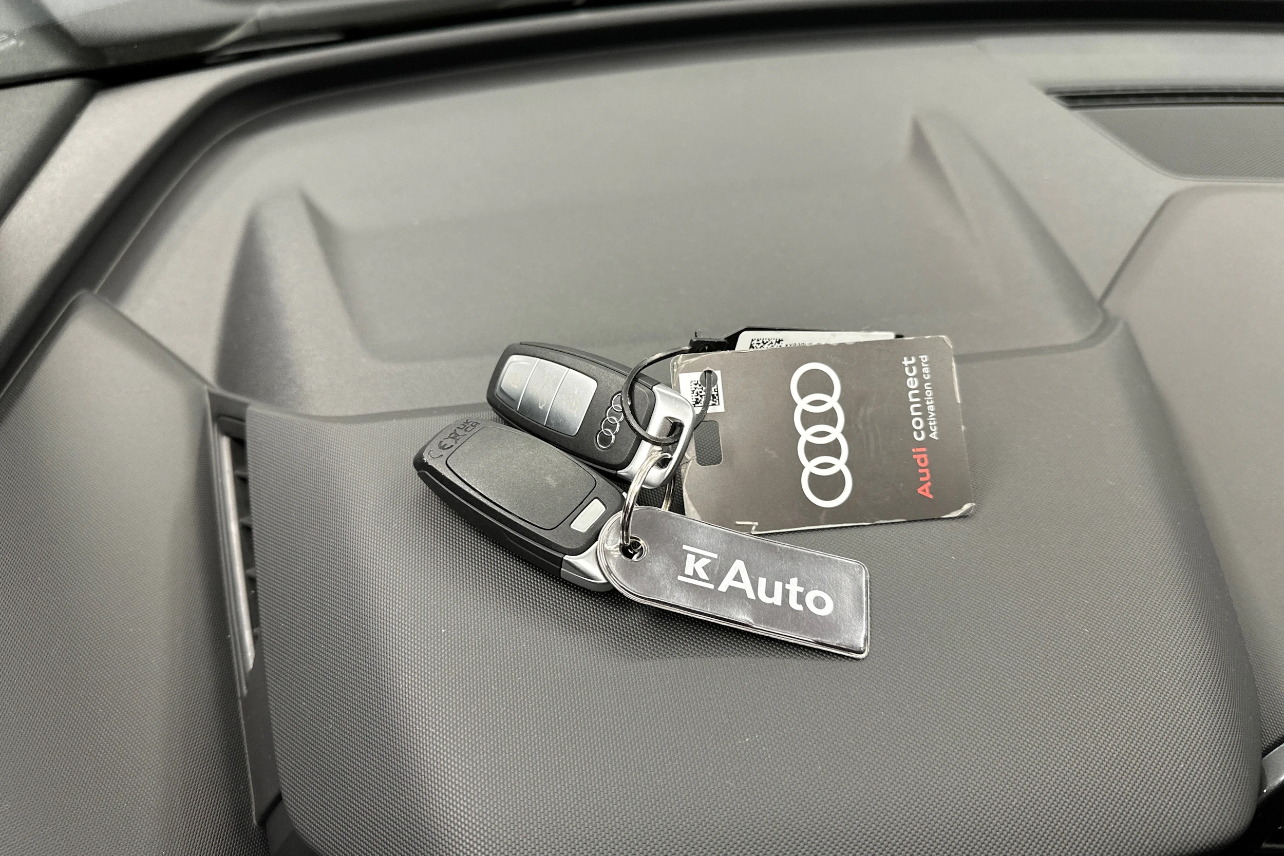 sininen Audi Q4 e-tron 2024 kuva 31.