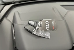sininen Audi Q4 e-tron 2024 kuva 31.