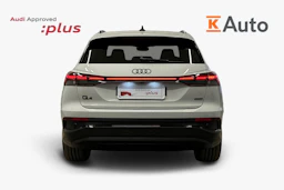 valkoinen Audi Q4 e-tron 2024 kuva 3.