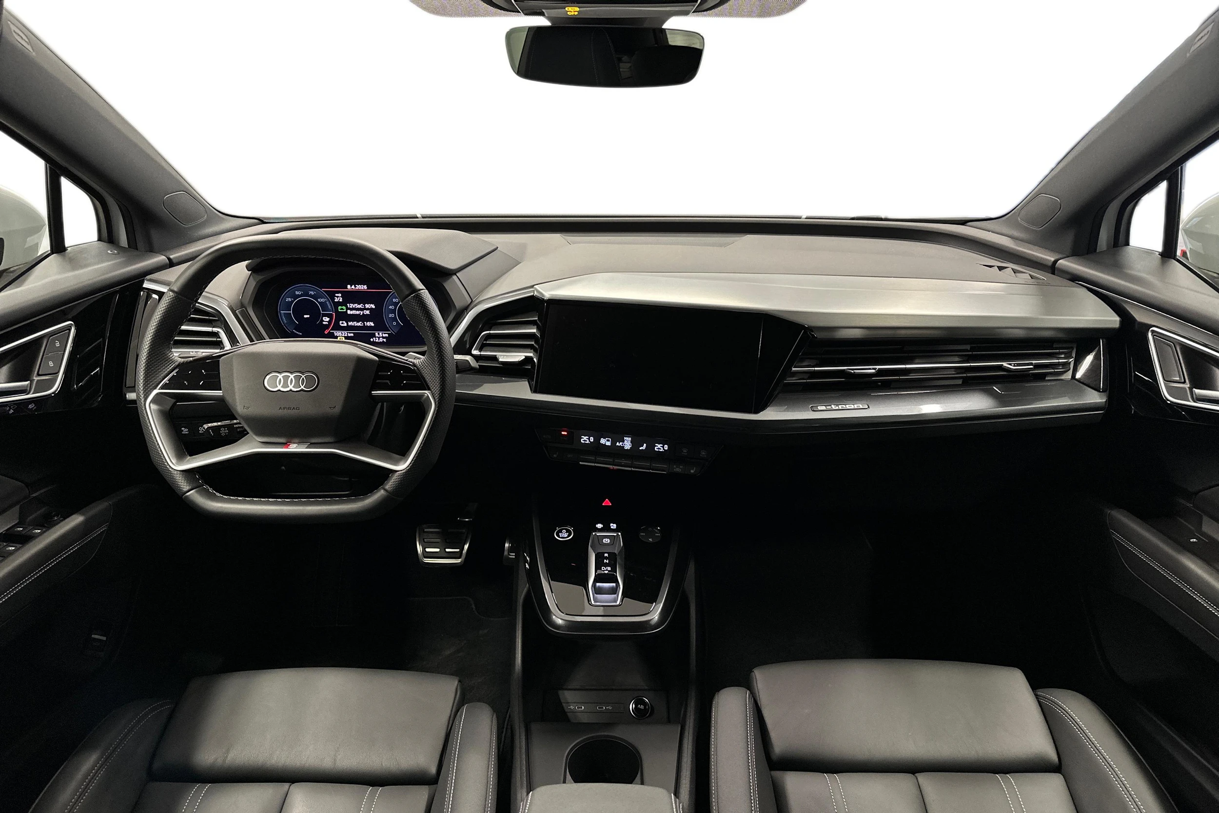 valkoinen Audi Q4 e-tron 2024 kuva 7.