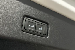 valkoinen Audi Q4 e-tron 2024 kuva 12.