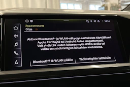 valkoinen Audi Q4 e-tron 2024 kuva 20.