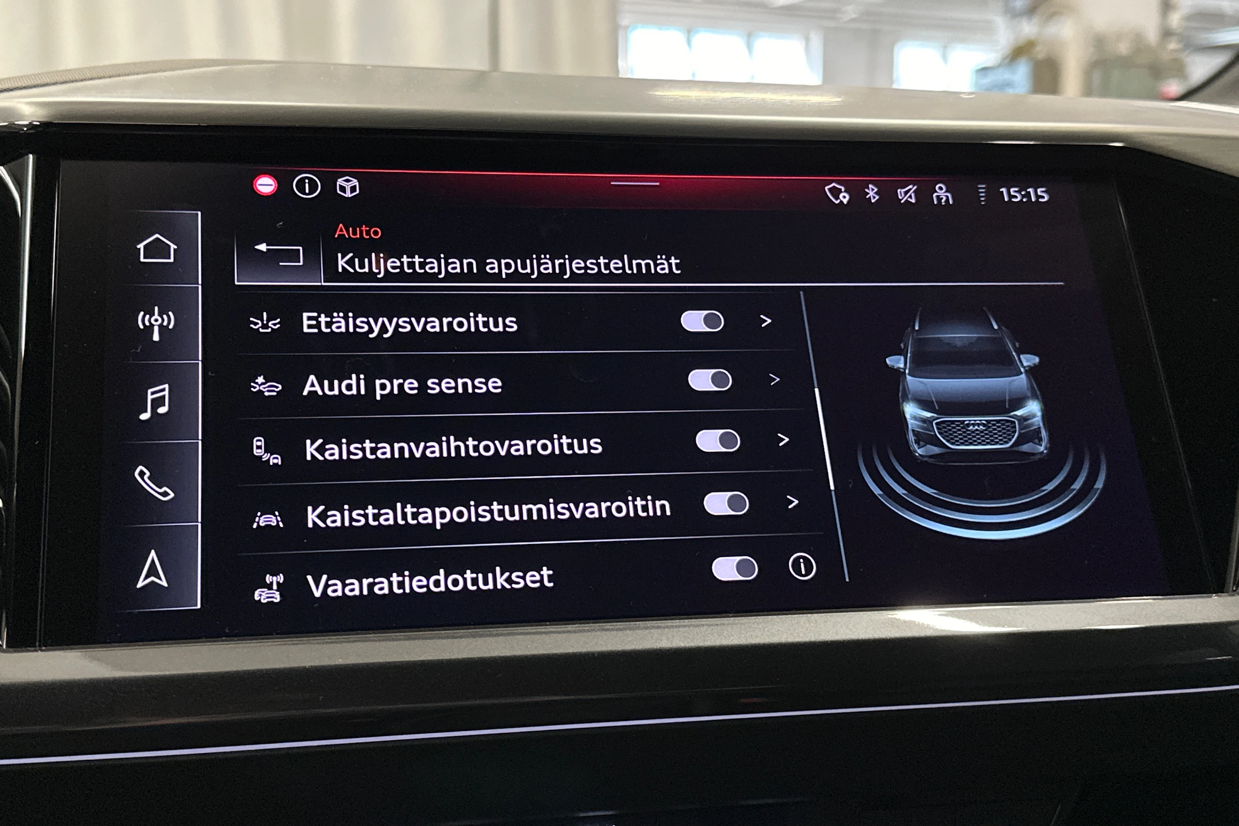 valkoinen Audi Q4 e-tron 2024 kuva 23.