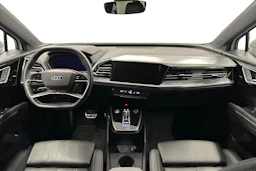 valkoinen Audi Q4 e-tron 2024 kuva 7.