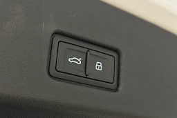 valkoinen Audi Q4 e-tron 2024 kuva 12.