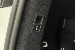 valkoinen Audi Q4 e-tron 2024 kuva 13.