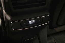 valkoinen Audi Q4 e-tron 2024 kuva 14.