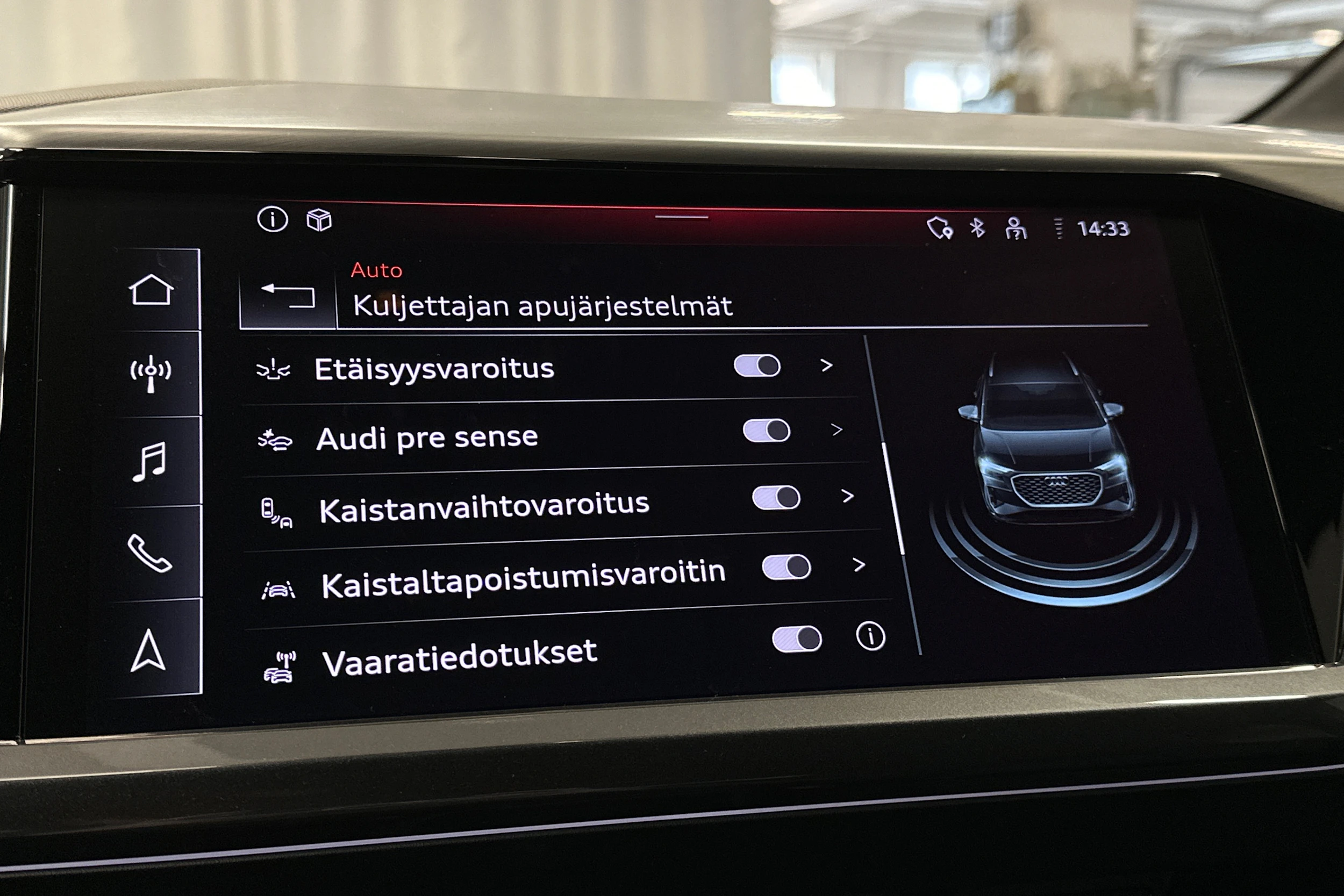 valkoinen Audi Q4 e-tron 2024 kuva 23.