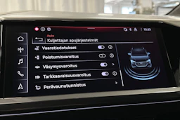 valkoinen Audi Q4 e-tron 2024 kuva 24.