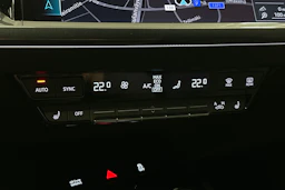 valkoinen Audi Q4 e-tron 2024 kuva 26.