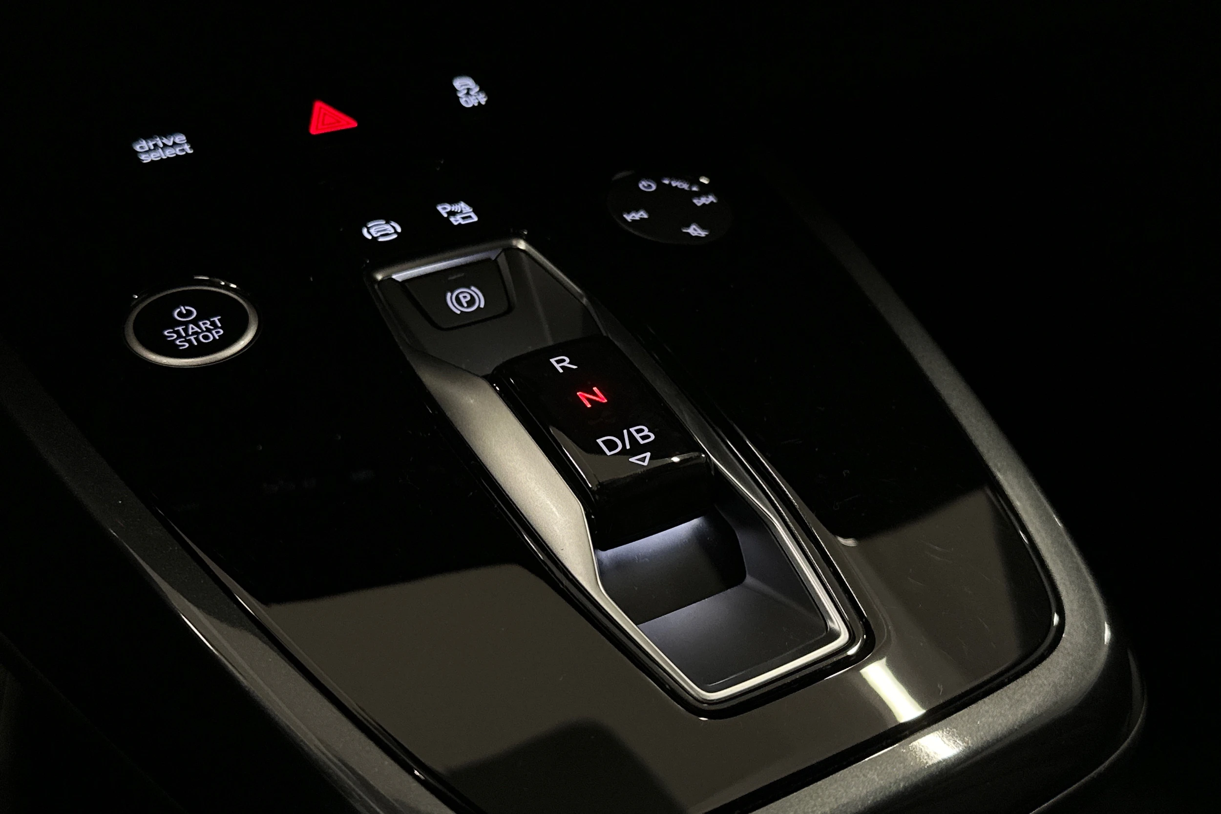 valkoinen Audi Q4 e-tron 2024 kuva 27.