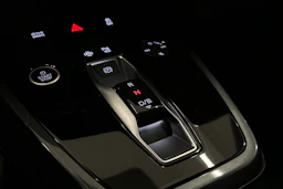 valkoinen Audi Q4 e-tron 2024 kuva 27.