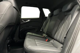harmaa Audi Q4 e-tron 2024 kuva 8.