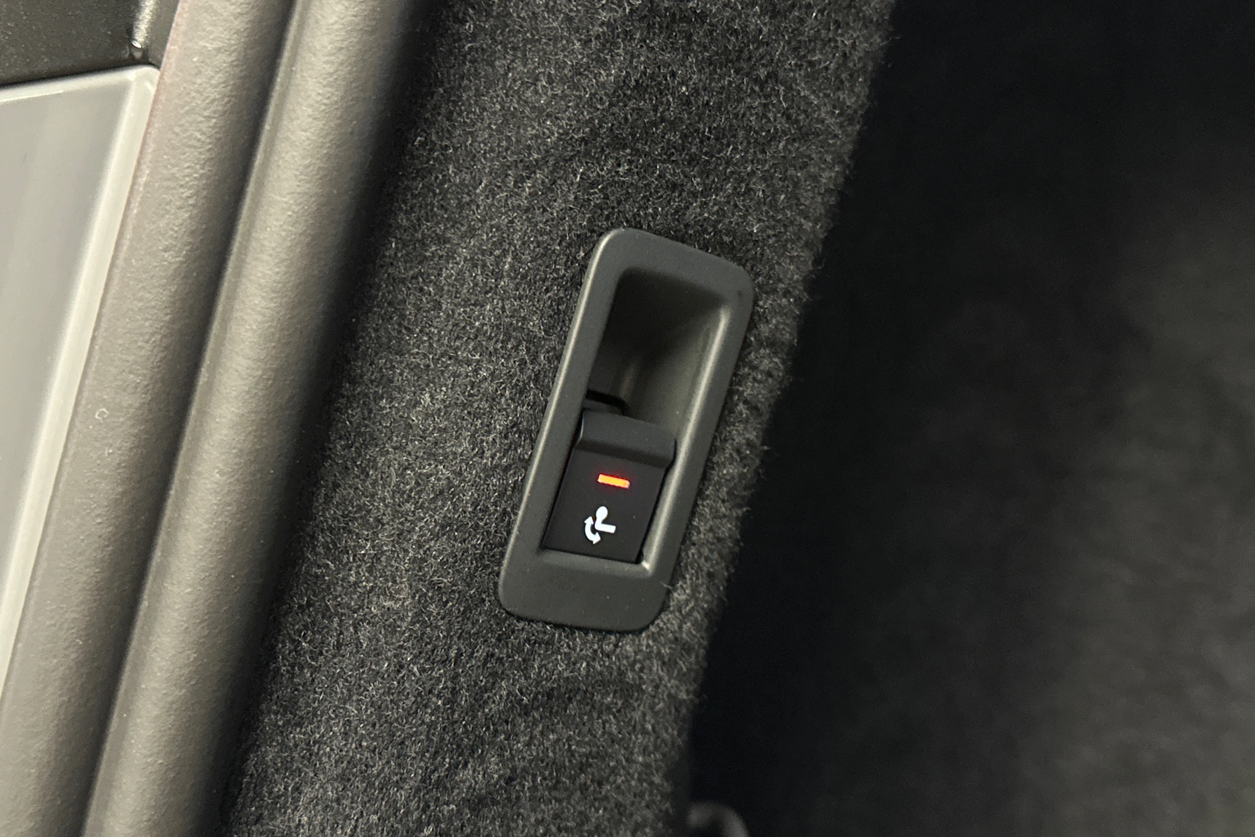 harmaa Audi Q4 e-tron 2024 kuva 13.