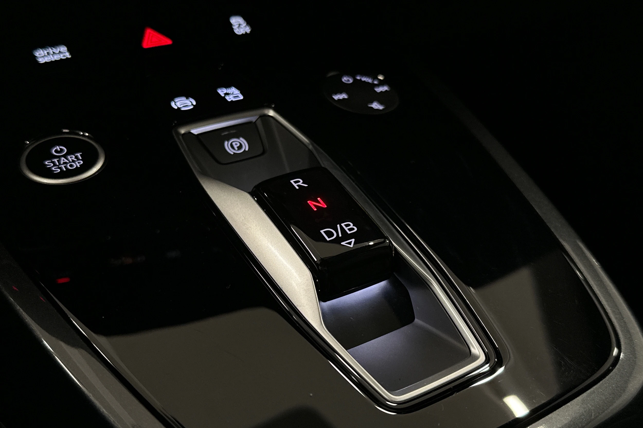 harmaa Audi Q4 e-tron 2024 kuva 26.