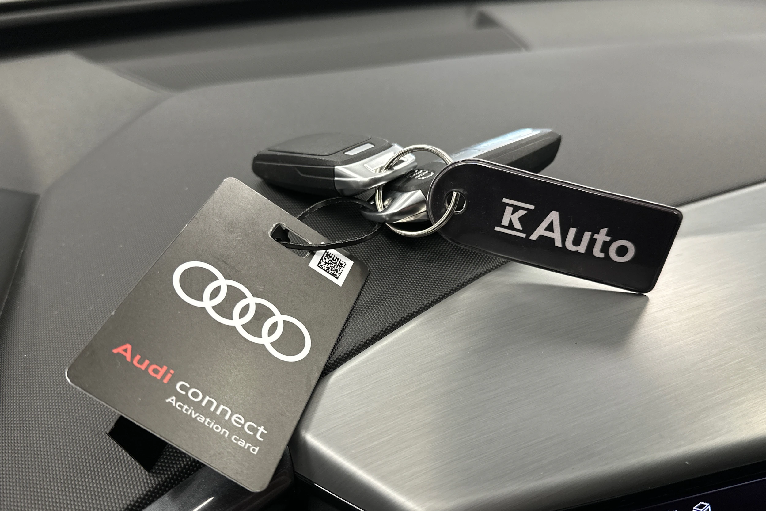 harmaa Audi Q4 e-tron 2024 kuva 28.