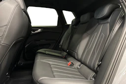 harmaa Audi Q4 e-tron 2024 kuva 8.