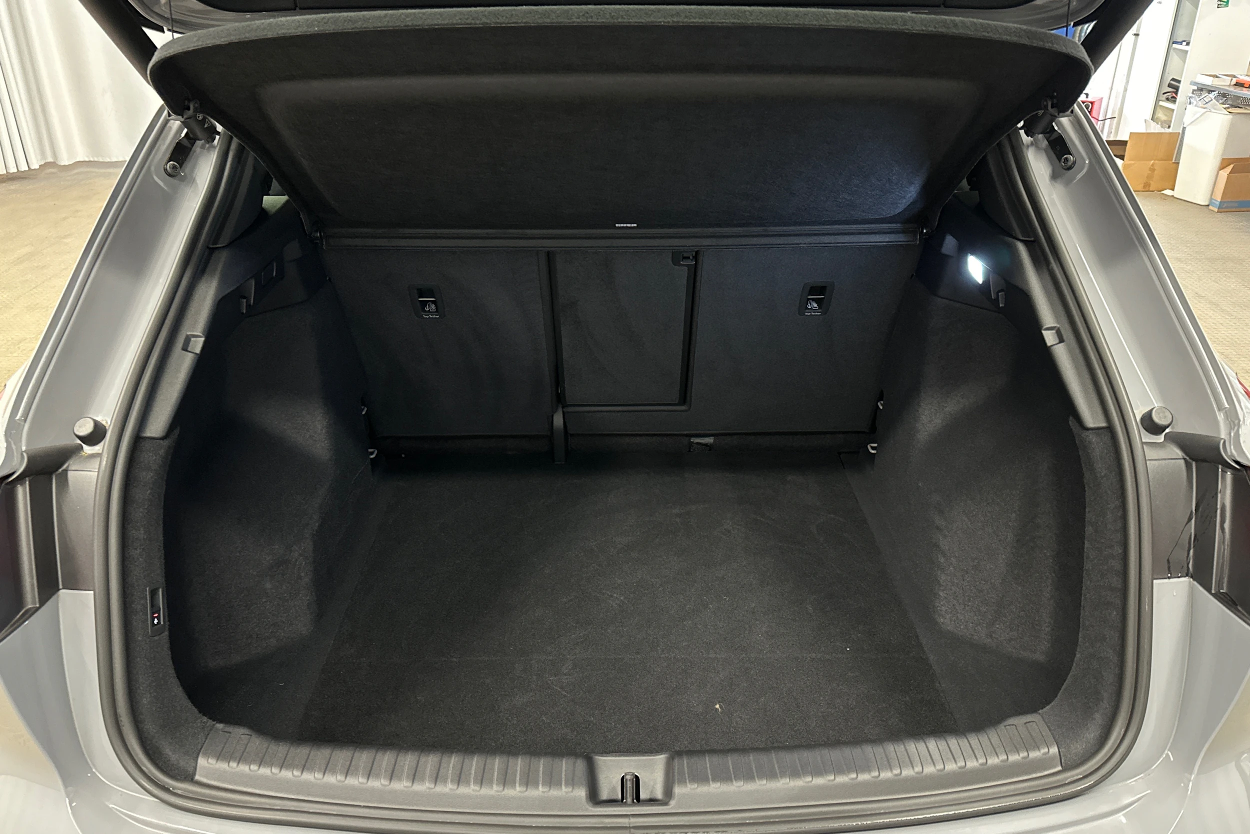 harmaa Audi Q4 e-tron 2024 kuva 11.