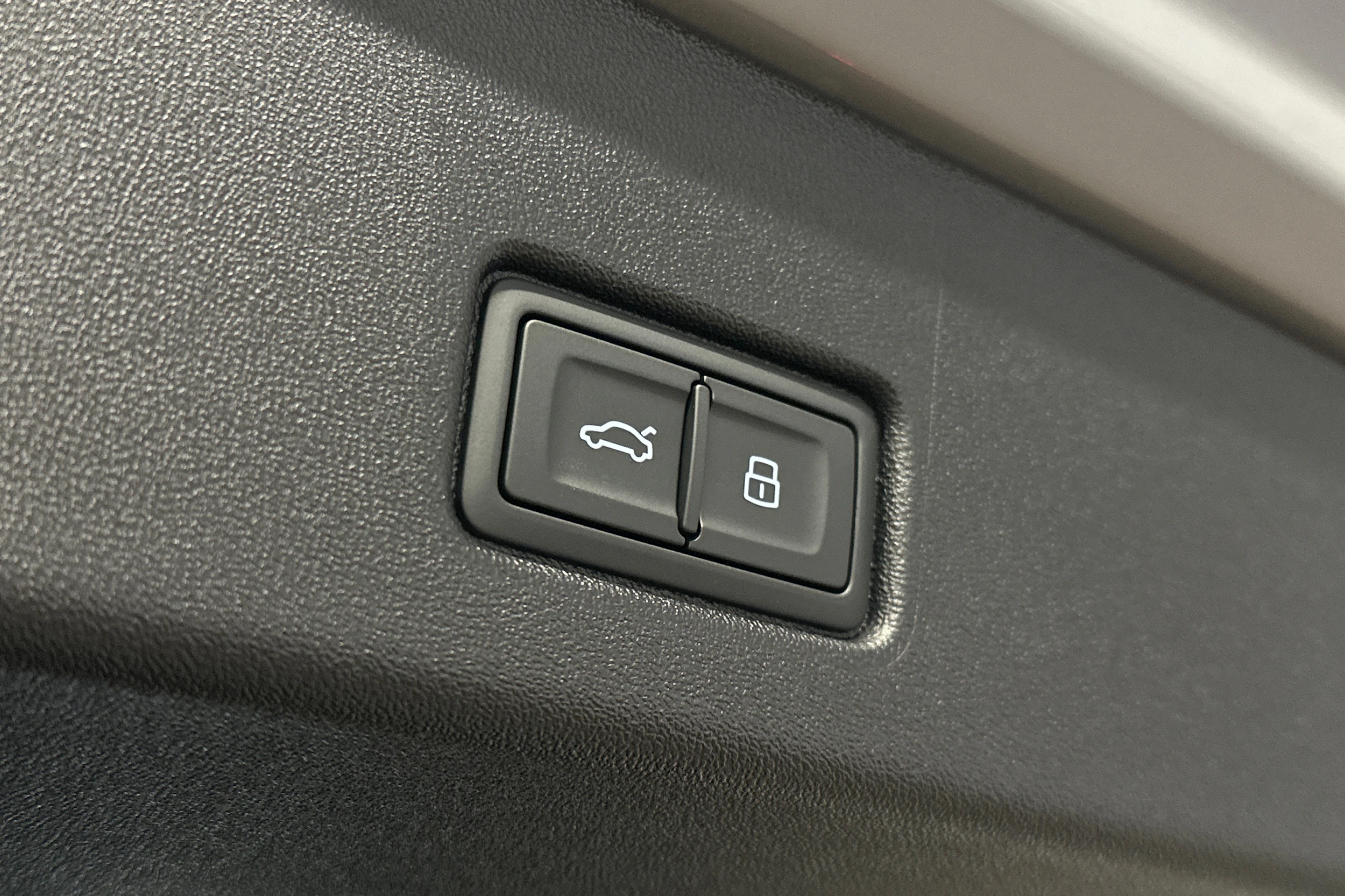 harmaa Audi Q4 e-tron 2024 kuva 12.