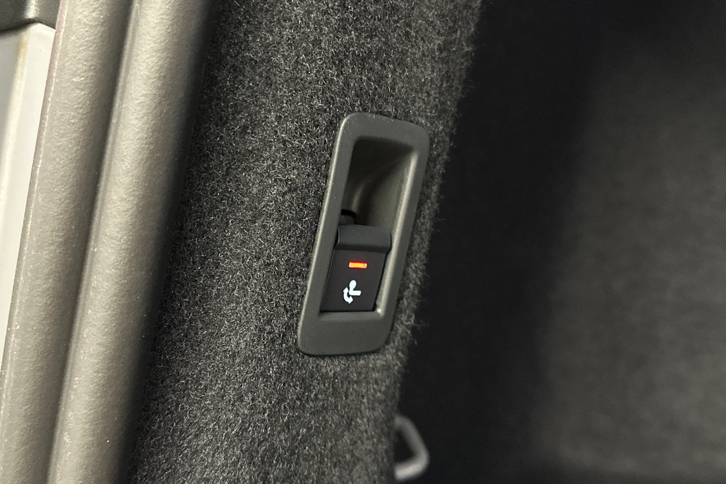 harmaa Audi Q4 e-tron 2024 kuva 13.