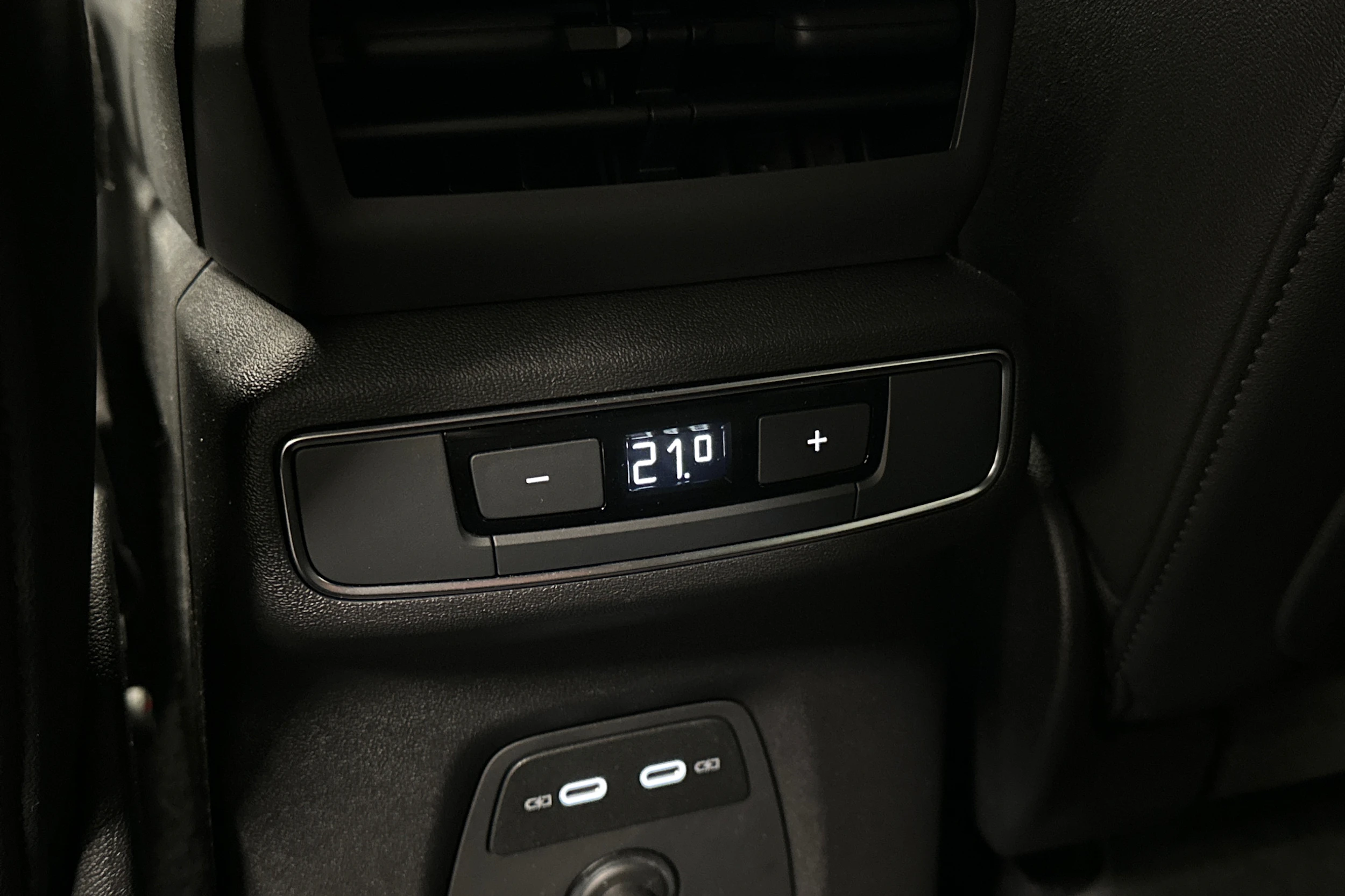 harmaa Audi Q4 e-tron 2024 kuva 14.