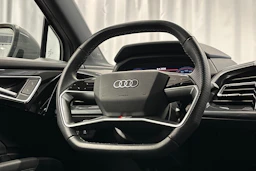 harmaa Audi Q4 e-tron 2024 kuva 16.