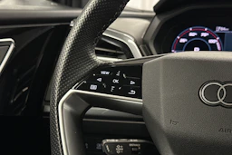 harmaa Audi Q4 e-tron 2024 kuva 17.