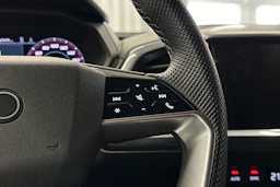 harmaa Audi Q4 e-tron 2024 kuva 18.