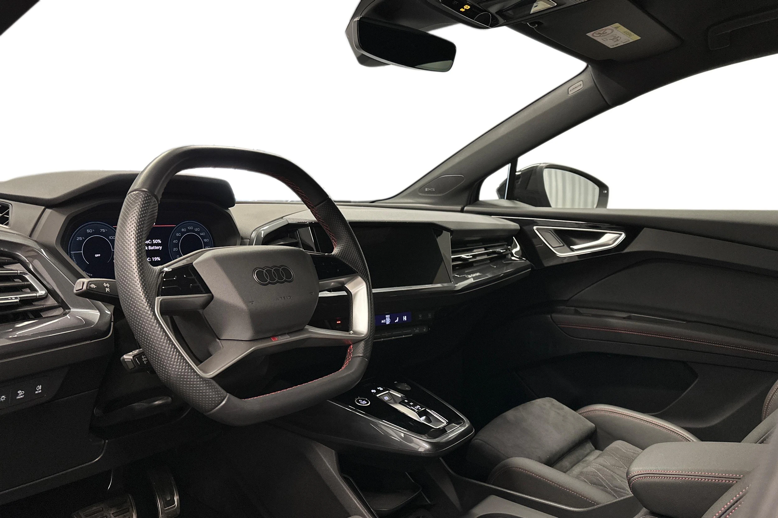 harmaa Audi Q4 e-tron 2024 kuva 6.