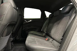 harmaa Audi Q4 e-tron 2024 kuva 8.