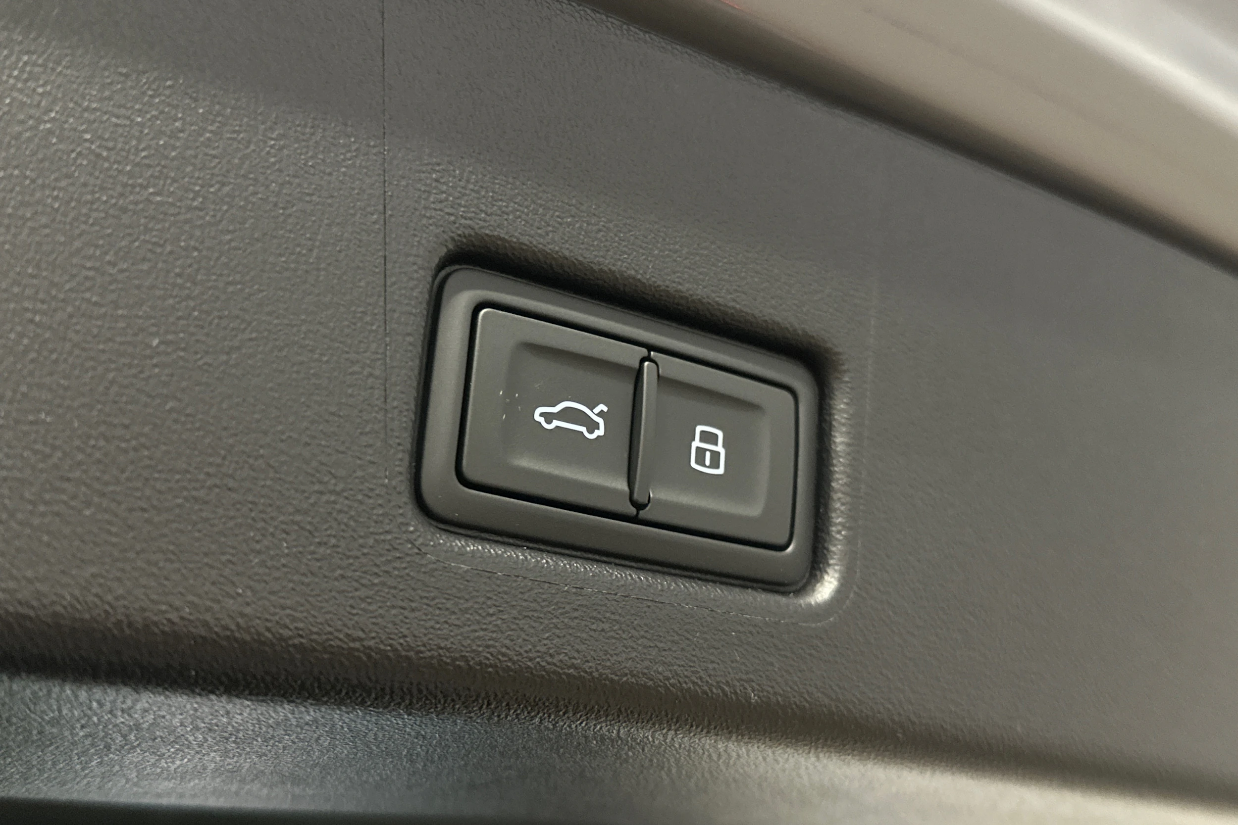 harmaa Audi Q4 e-tron 2024 kuva 12.