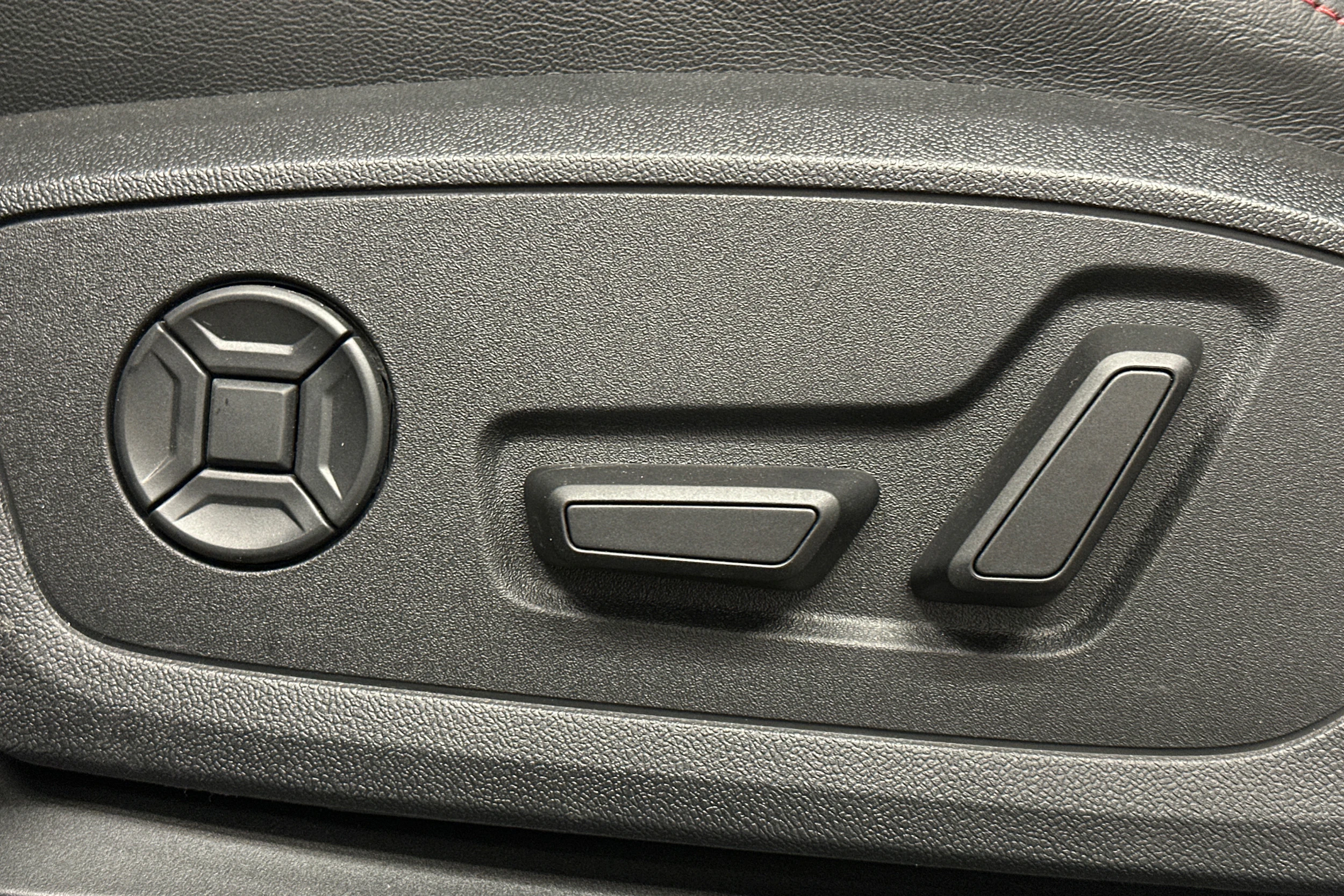 harmaa Audi Q4 e-tron 2024 kuva 15.