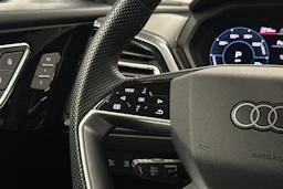 harmaa Audi Q4 e-tron 2024 kuva 19.