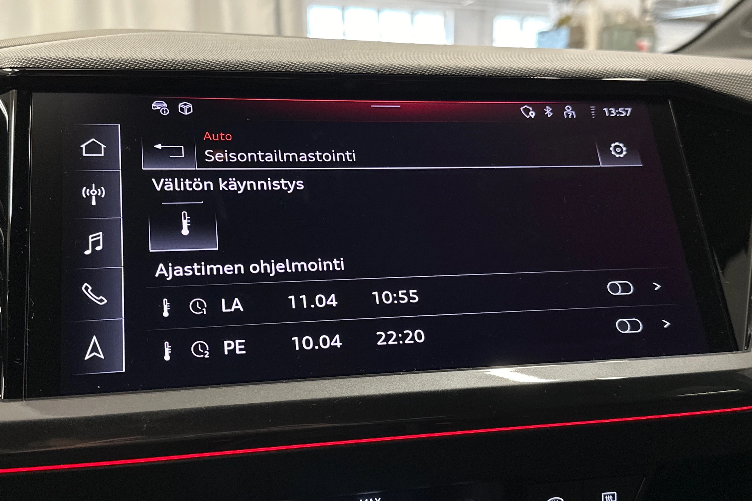 harmaa Audi Q4 e-tron 2024 kuva 24.