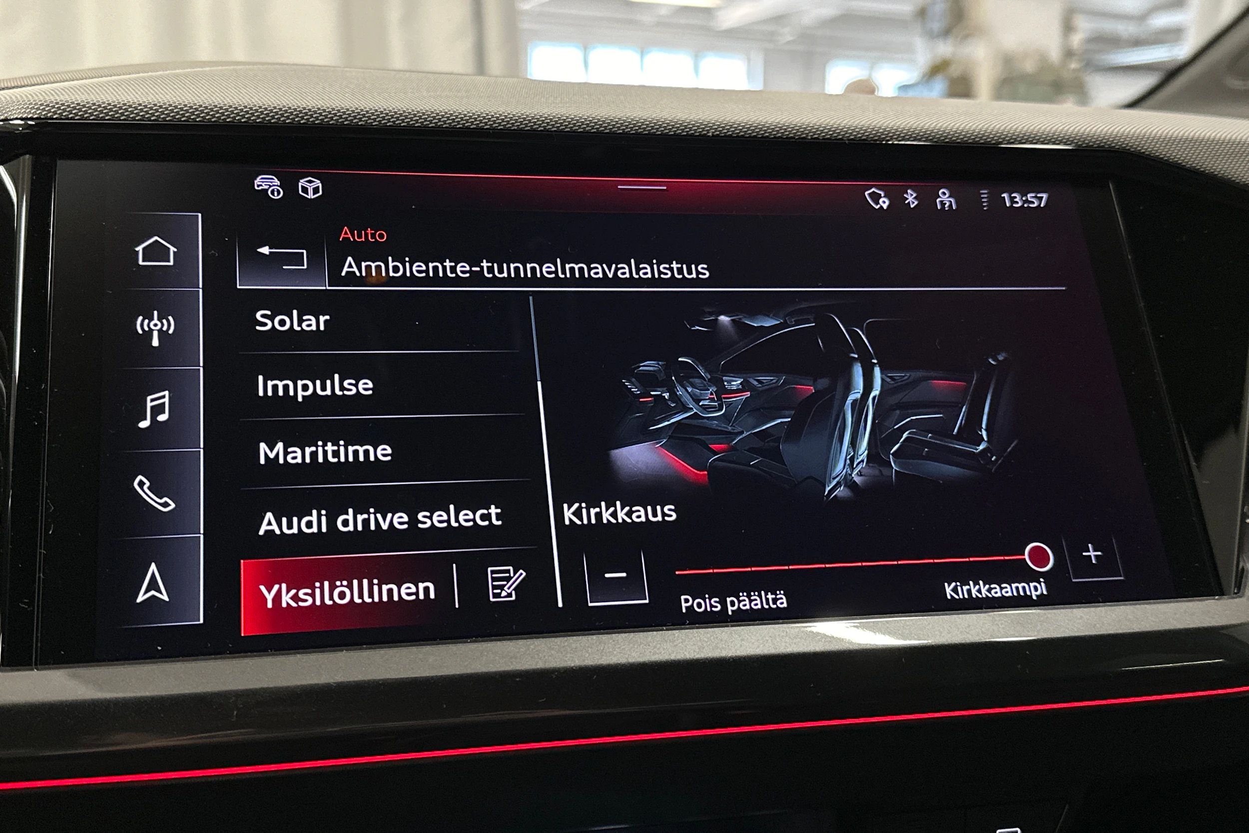 harmaa Audi Q4 e-tron 2024 kuva 25.