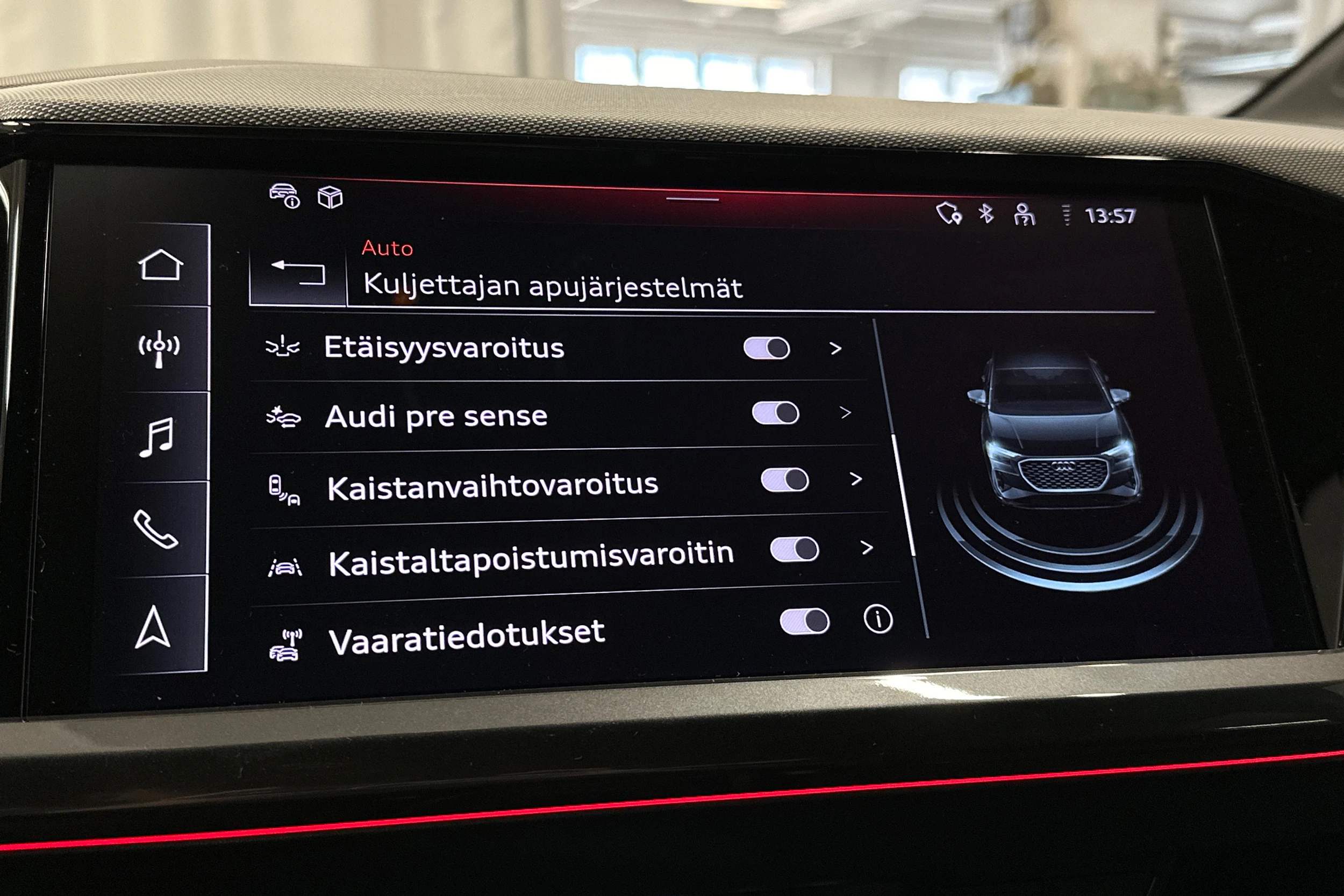 harmaa Audi Q4 e-tron 2024 kuva 27.