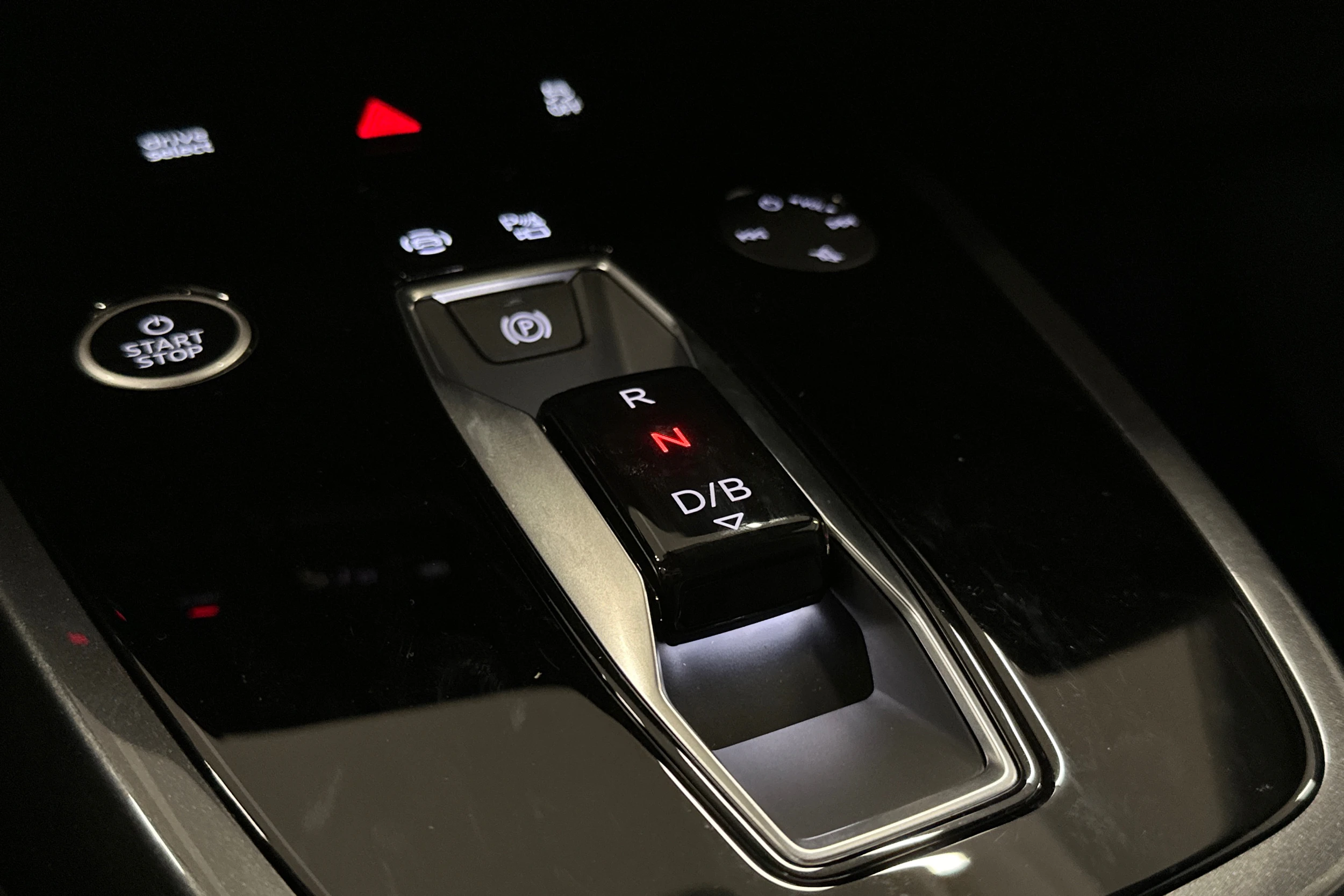 harmaa Audi Q4 e-tron 2024 kuva 30.