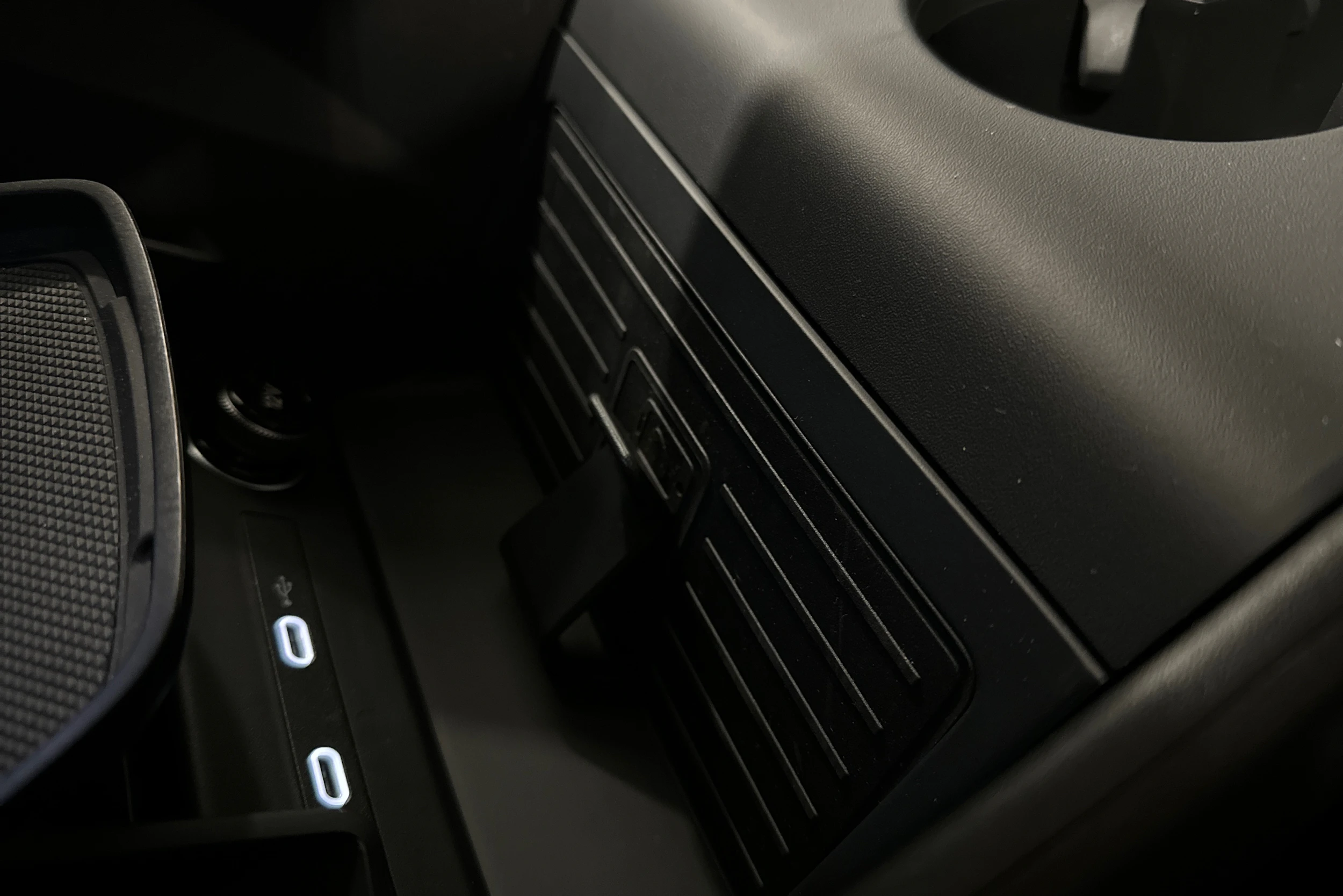 harmaa Audi Q4 e-tron 2024 kuva 31.