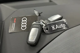 harmaa Audi Q4 e-tron 2024 kuva 33.