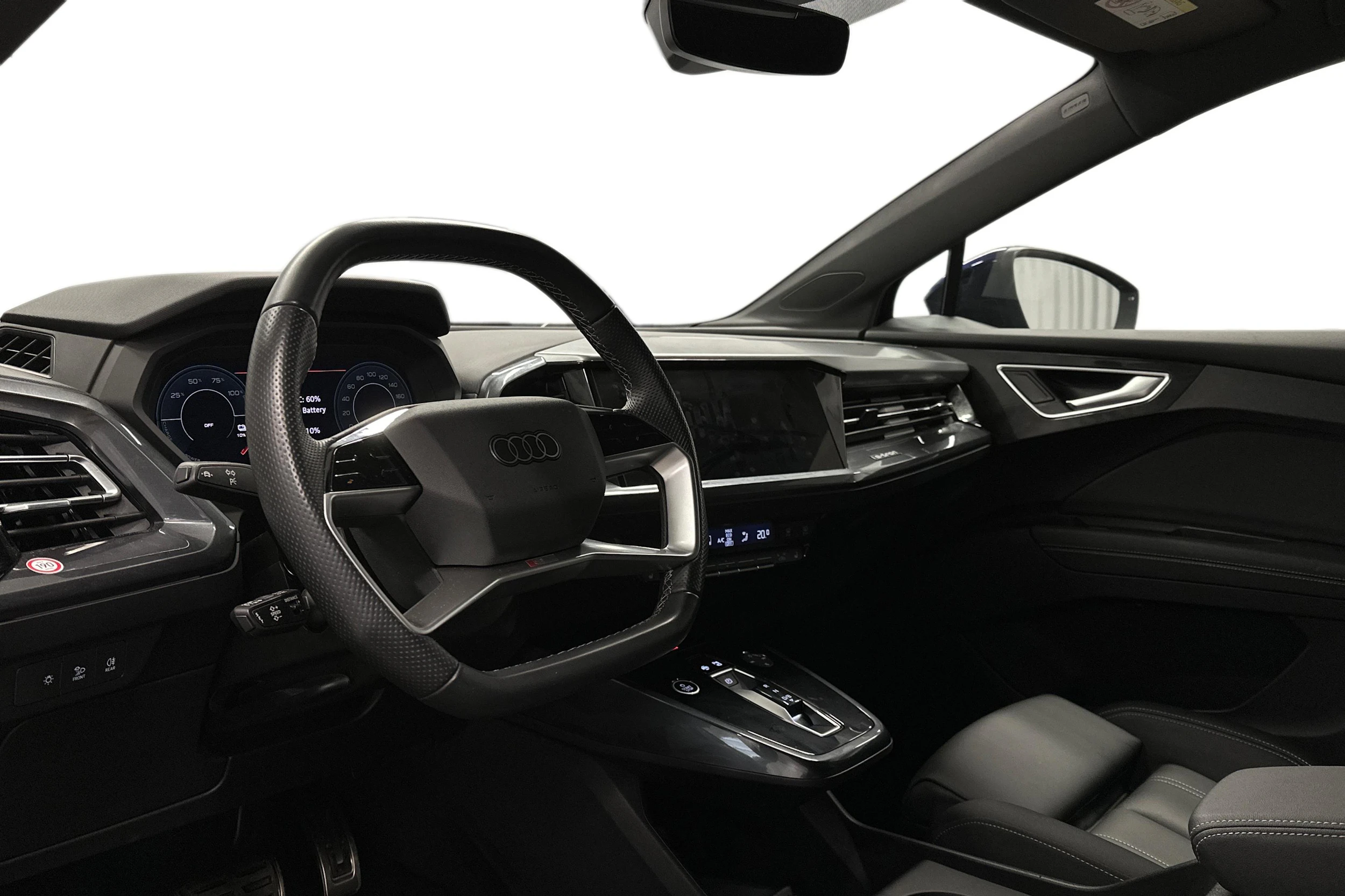 sininen Audi Q4 e-tron 2024 kuva 6.