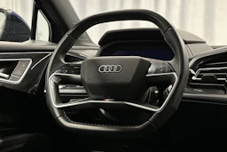 sininen Audi Q4 e-tron 2024 kuva 16.