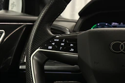 sininen Audi Q4 e-tron 2024 kuva 17.