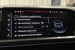 sininen Audi Q4 e-tron 2024 kuva 23.