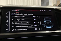 sininen Audi Q4 e-tron 2024 kuva 24.