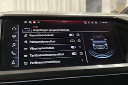 sininen Audi Q4 e-tron 2024 kuva 25.