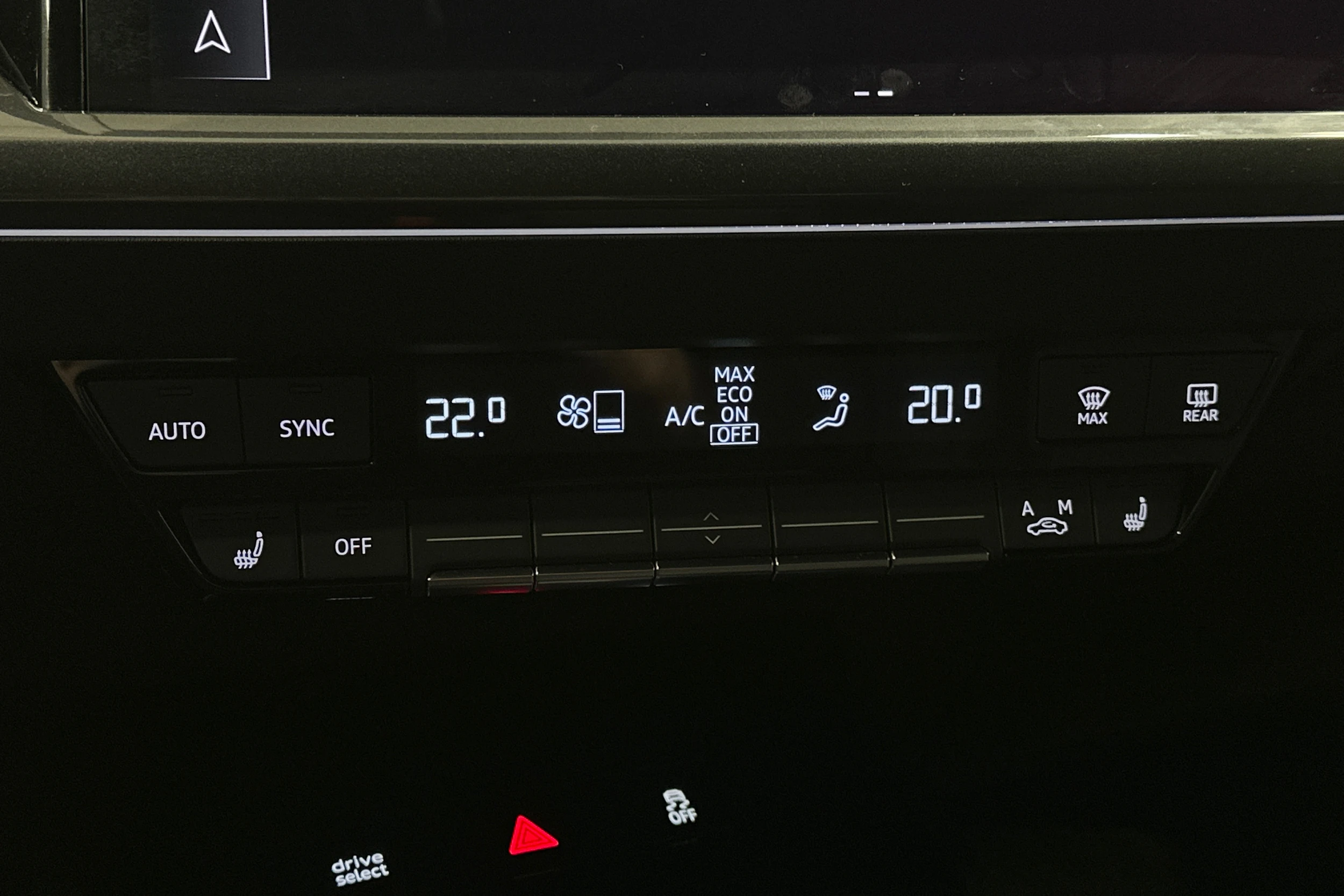 sininen Audi Q4 e-tron 2024 kuva 26.