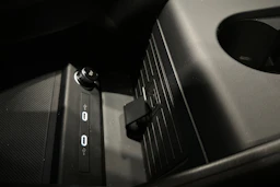 sininen Audi Q4 e-tron 2024 kuva 28.