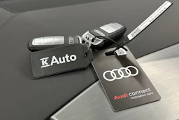 sininen Audi Q4 e-tron 2024 kuva 29.